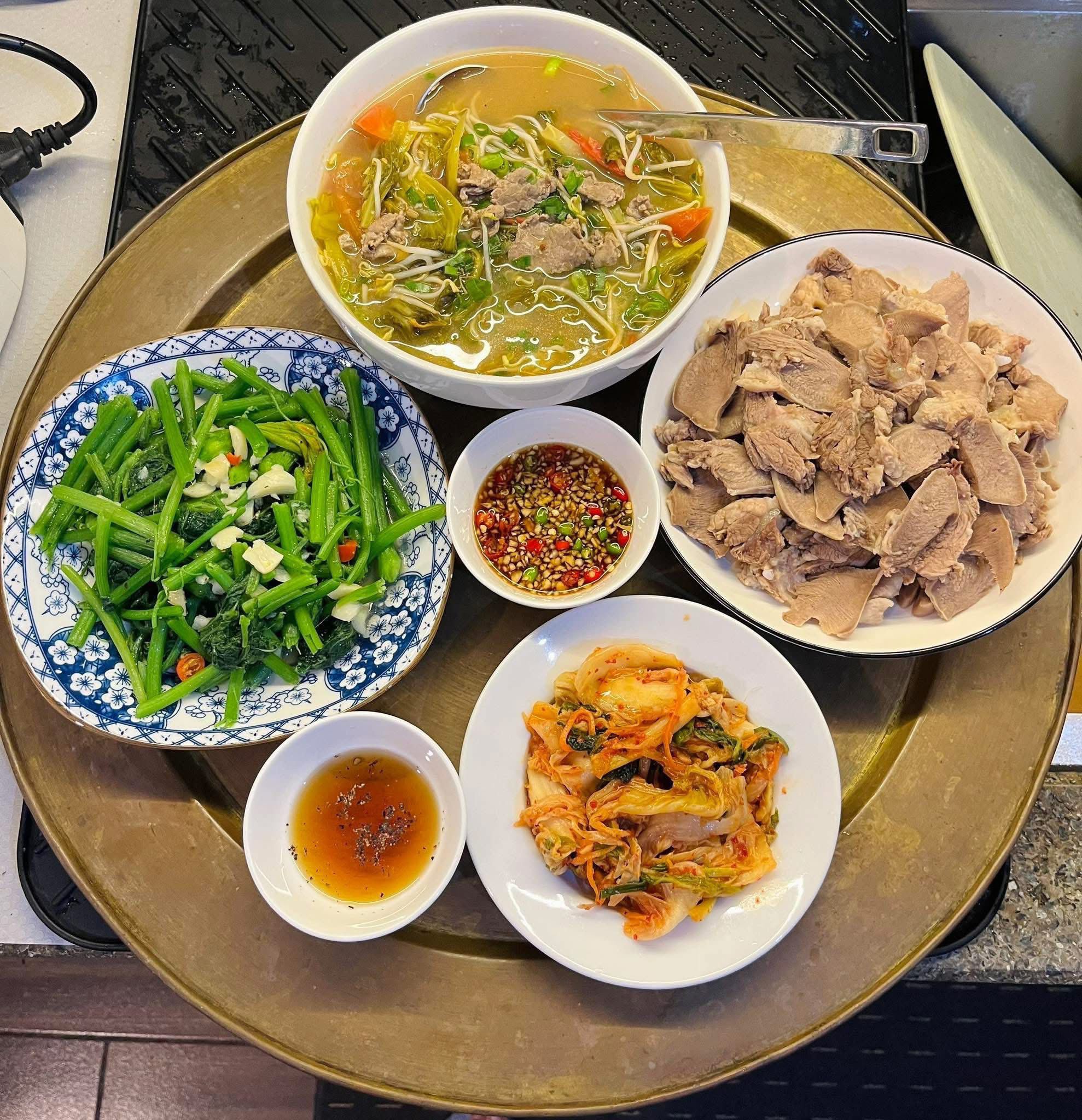 Thực đơn ngày mưa giản dị mà ấm cúng, ai thấy cũng muốn về nhà ăn cơm Thực đơn ngày mưa giản dị mà ấm cúng, ai thấy cũng muốn về nhà ăn cơm