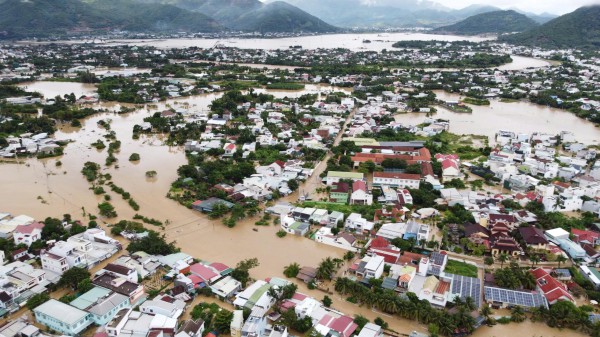 Nha Trang chìm trong biển nước, lũ trên sông Cái tiếp tục dâng cao Nha Trang chìm trong biển nước, lũ trên sông Cái tiếp tục dâng cao