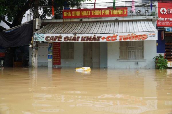 Nha Trang chìm trong biển nước, lũ trên sông Cái tiếp tục dâng cao Nha Trang chìm trong biển nước, lũ trên sông Cái tiếp tục dâng cao