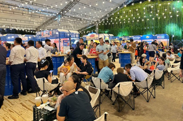 Khai mạc lễ hội ẩm thực cua Cà Mau ở TP.HCM: Ùn ùn thực khách tìm đến Khai mạc lễ hội ẩm thực cua Cà Mau ở TP.HCM: Ùn ùn thực khách tìm đến