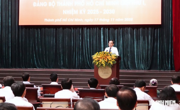 Bí thư Trần Lưu Quang mong chờ lãnh đạo phường, xã nhắn tin trao đổi vướng mắc Bí thư Trần Lưu Quang mong chờ lãnh đạo phường, xã nhắn tin trao đổi vướng mắc