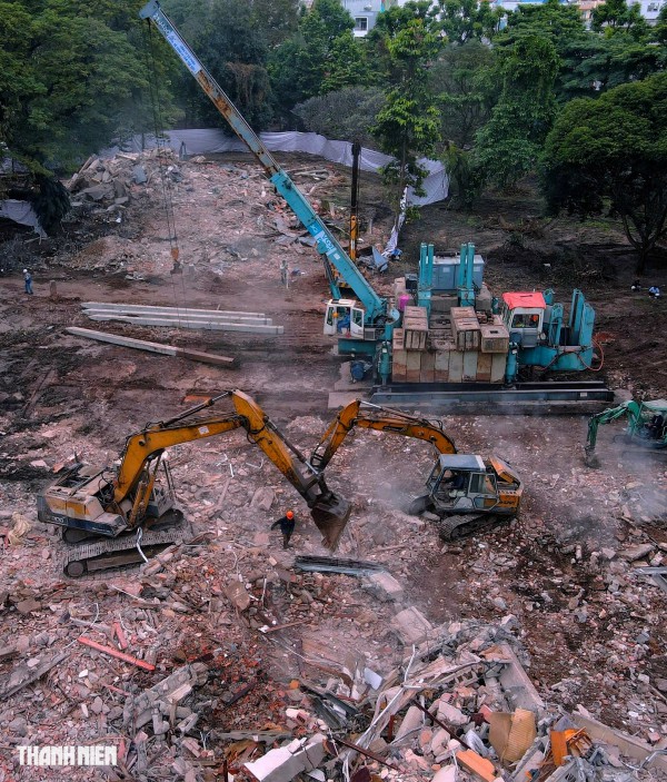 TP.HCM tháo dỡ 3 biệt thự trong khu đất số 1 Lý Thái Tổ TP.HCM tháo dỡ 3 biệt thự trong khu đất số 1 Lý Thái Tổ