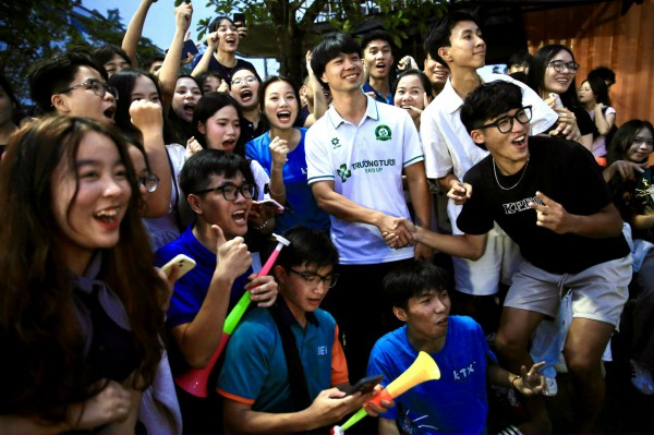 Công Phượng, Xuân Trường và Minh Vương lan tỏa cảm xúc mạnh mẽ ở giải sinh viên UEH Công Phượng, Xuân Trường và Minh Vương lan tỏa cảm xúc mạnh mẽ ở giải sinh viên UEH