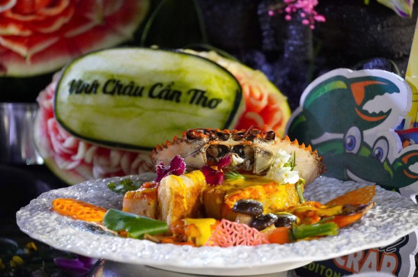 Đại tiệc ẩm thực: Hơn 100 món ngon từ cua Cà Mau kết hợp nguyên liệu 34 tỉnh thành Đại tiệc ẩm thực: Hơn 100 món ngon từ cua Cà Mau kết hợp nguyên liệu 34 tỉnh thành