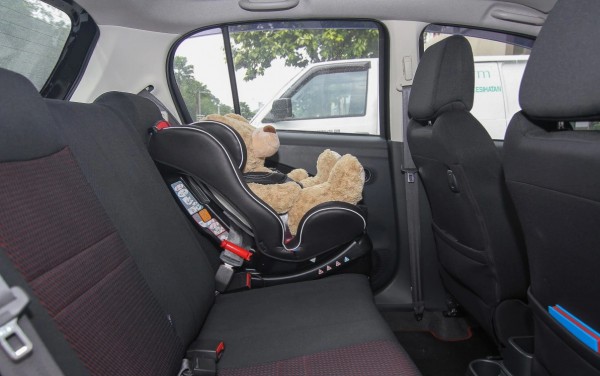 Từ 2026 chở trẻ em trên ô tô phải có ghế an toàn, nên chọn loại nào?