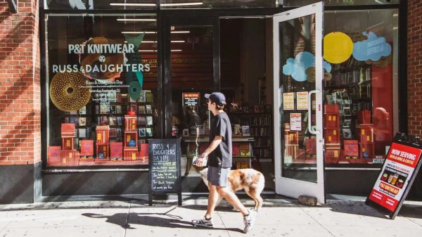 Phố đêm ở quận 4 cũ bất ngờ vào top 10 con đường hấp dẫn nhất thế giới