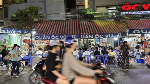 Phố đêm ở quận 4 cũ bất ngờ vào top 10 con đường hấp dẫn nhất thế giới