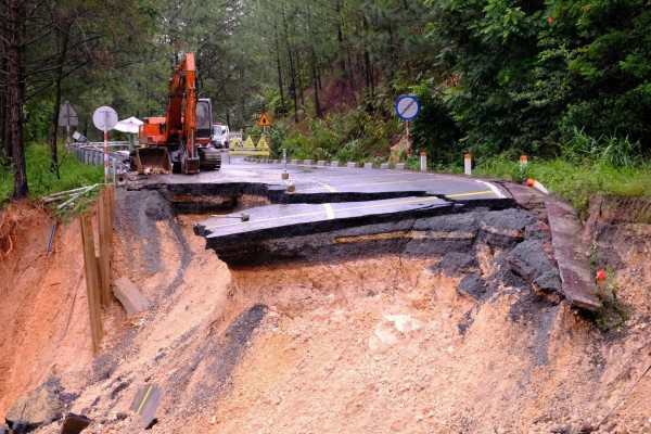 Tổng lực ứng phó ngập lụt lịch sử