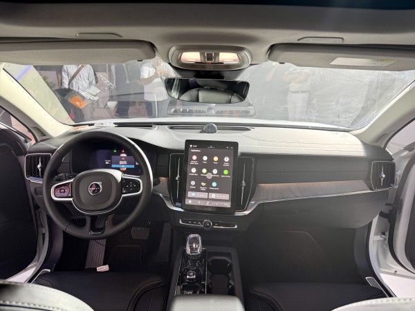 Volvo XC60 và S90 bản nâng cấp giá từ 2,3 tỉ đồng tại Việt Nam