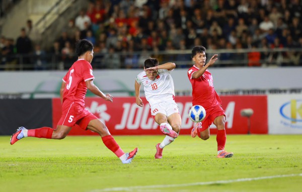 HLV đội tuyển Lào khuyên học trò đừng quá tập trung vào Xuân Son và cái kết đắng…