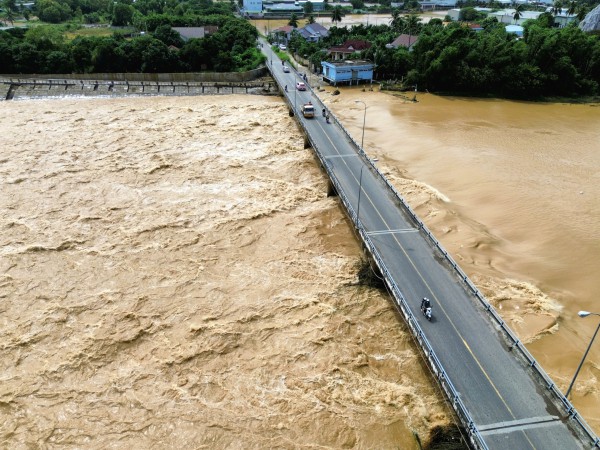 Nha Trang mênh mông biển nước vì lũ chồng lũ