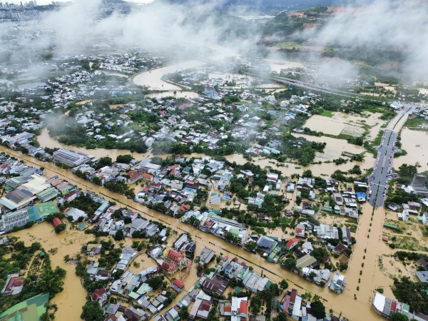 Nha Trang mênh mông biển nước vì lũ chồng lũ