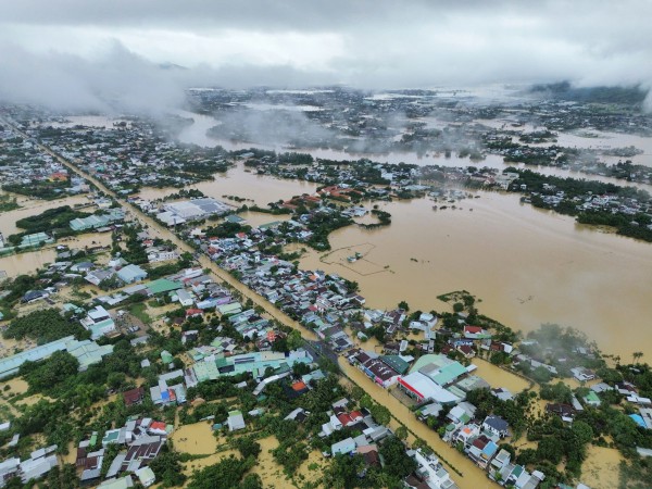 Nha Trang mênh mông biển nước vì lũ chồng lũ