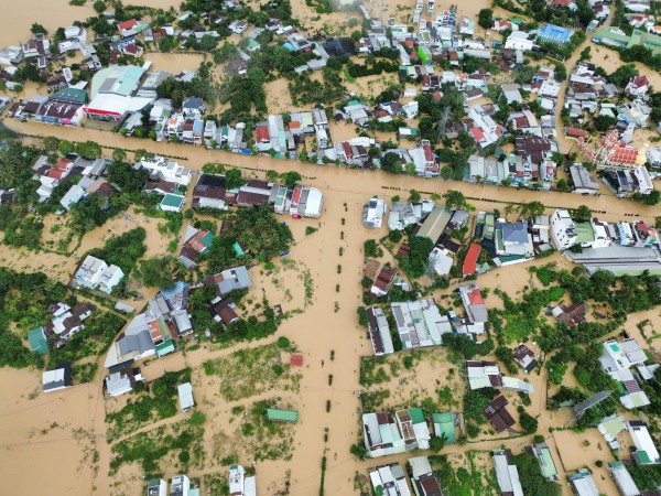 Nha Trang mênh mông biển nước vì lũ chồng lũ