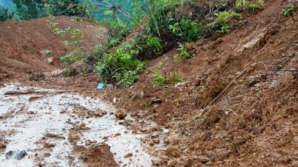 Sạt lở 'bủa vây' vùng cao TP.Đà Nẵng: Xuất hiện sụt lún nghiêm trọng dài 200 m