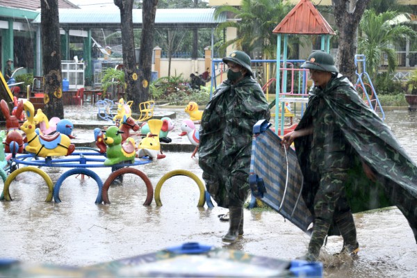 Vào rốn ngập Hòa Thịnh, Sư đoàn 315 cùng dân vực dậy sau lũ dữ Vào rốn ngập Hòa Thịnh, Sư đoàn 315 cùng dân vực dậy sau lũ dữ