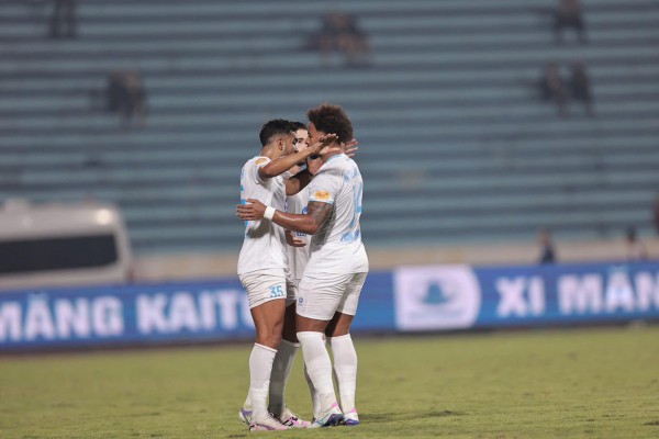 Xuân Son tái xuất, Nam Định vẫn thắng nhọc Long An: Vào  tứ kết Cúp quốc gia