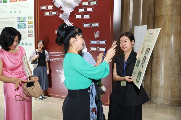 Cuối tuần thong thả đi xem triển lãm đồng tiền Việt Nam tại Ngân hàng Nhà nước