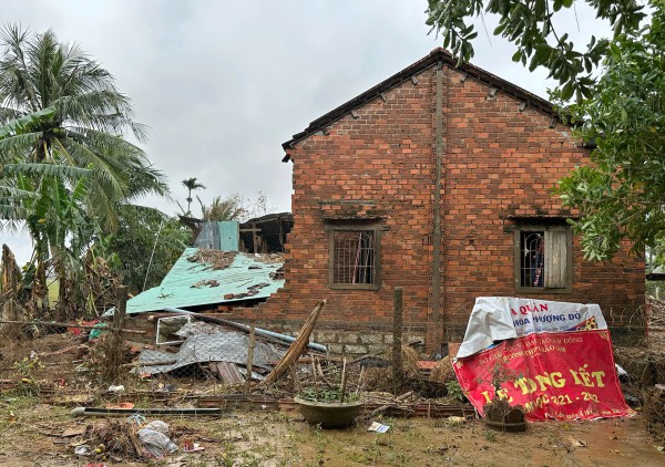 Rốn lũ Phú Yên cũ gượng dậy giữa đổ nát sau ngập lụt lịch sử