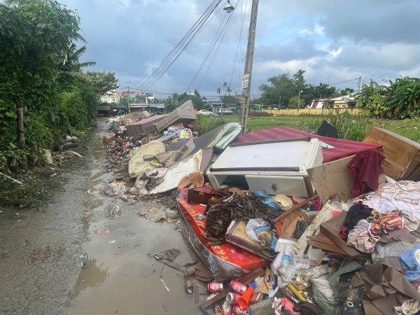 Khánh Hòa cấp tập thu dọn lượng rác khổng lồ ở phường Tây Nha Trang