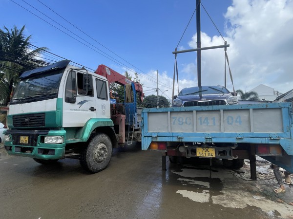 Ô tô hỏng sau lũ, hãng sửa xe ở Nha Trang hẹn khách 'ra tết lấy' Ô tô hỏng sau lũ, hãng sửa xe ở Nha Trang hẹn khách 'ra tết lấy'