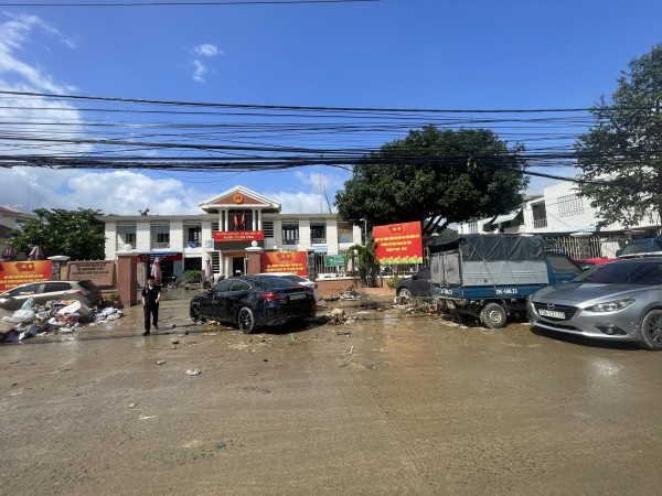 Ô tô hỏng sau lũ, hãng sửa xe ở Nha Trang hẹn khách 'ra tết lấy' Ô tô hỏng sau lũ, hãng sửa xe ở Nha Trang hẹn khách 'ra tết lấy'