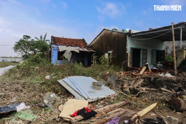 Rốn lũ Hòa Xuân ở Phú Yên cũ: Thôn xóm tan hoang, nước mắt còn rơi dài