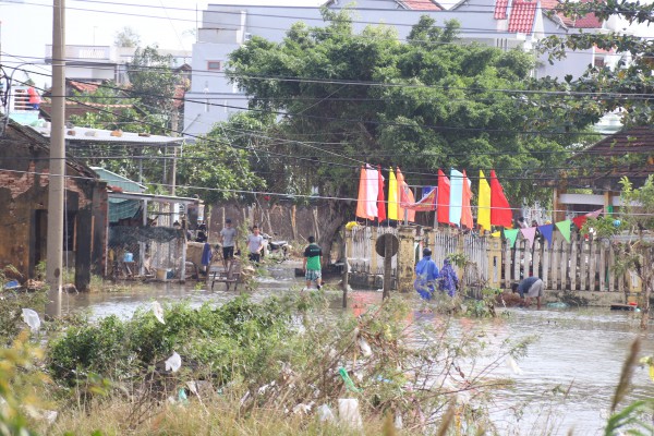 Người rốn lũ Hòa Xuân thở dài: 'Một đêm mà trắng tay hết'