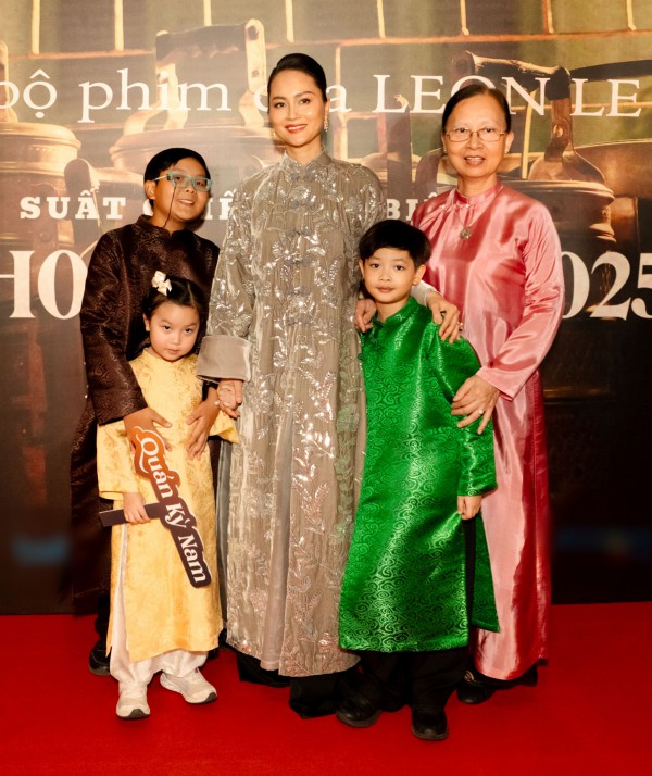 Mẹ 3 con Hải Yến khoe nhan sắc rạng rỡ, trẻ trung Mẹ 3 con Hải Yến khoe nhan sắc rạng rỡ, trẻ trung