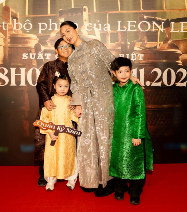 Mẹ 3 con Hải Yến khoe nhan sắc rạng rỡ, trẻ trung Mẹ 3 con Hải Yến khoe nhan sắc rạng rỡ, trẻ trung