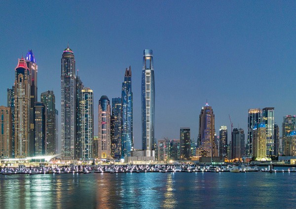 Bên trong khách sạn cao nhất thế giới với 82 tầng