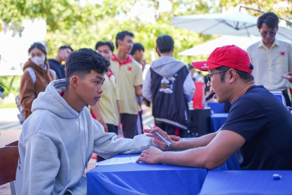 Nhiều sai lầm trong ăn uống của sinh viên, làm sao để cải thiện?