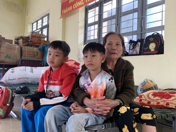 Trước bão số 15: Đắk Lắk khẩn cấp di dời 13 hộ dân do sạt lở núi