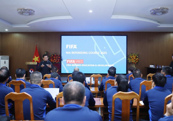 FIFA cử chuyên gia xịn sát cánh cùng VFF: Việt Nam có thêm 'vua áo đen' ở giải quốc tế FIFA cử chuyên gia xịn sát cánh cùng VFF: Việt Nam có thêm 'vua áo đen' ở giải quốc tế