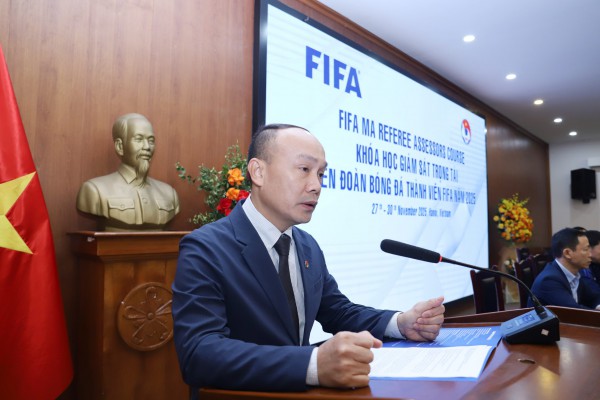 FIFA cử chuyên gia xịn sát cánh cùng VFF: Việt Nam có thêm 'vua áo đen' ở giải quốc tế FIFA cử chuyên gia xịn sát cánh cùng VFF: Việt Nam có thêm 'vua áo đen' ở giải quốc tế