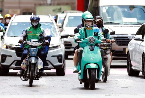 Hà Nội đề xuất xe ôm công nghệ, taxi mới phải dùng năng lượng xanh từ 1.7.2026