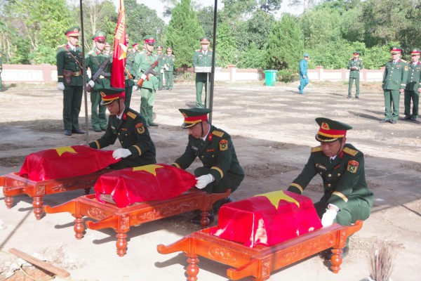 Quảng Trị: Truy điệu, an táng 3 hài cốt liệt sĩ tìm thấy ở bản Chút Mút