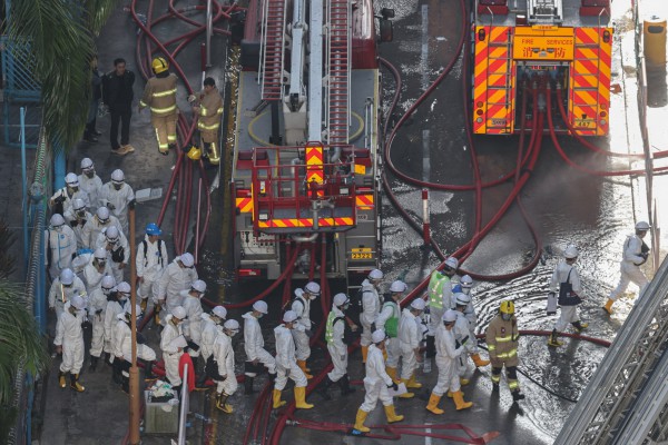 Thêm diễn biến vụ cháy chung cư Hồng Kông