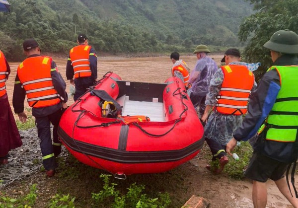 Bác thông tin tìm thấy tài xế bị lũ cuốn mất tích khi vượt ngầm tràn