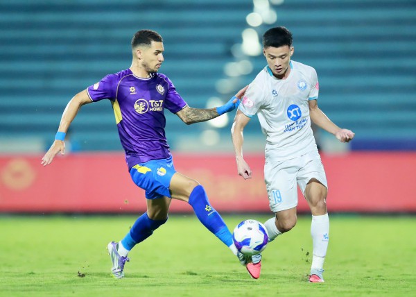 Bảng xếp hạng V-League mới nhất: CLB CAHN bùng nổ tốp đầu, Nam Định và HAGL đua trụ hạng?