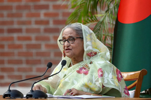 Bangladesh thu giữ 10 kg vàng trong tủ bí mật của cựu Thủ tướng Sheikh Hasina Bangladesh thu giữ 10 kg vàng trong tủ bí mật của cựu Thủ tướng Sheikh Hasina