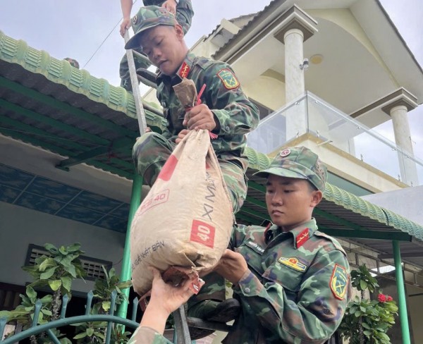 Bão số 13 Kalmaegi: Quảng Ngãi cấm tàu thuyền ra khơi từ tối nay 5.11 Bão số 13 Kalmaegi: Quảng Ngãi cấm tàu thuyền ra khơi từ tối nay 5.11