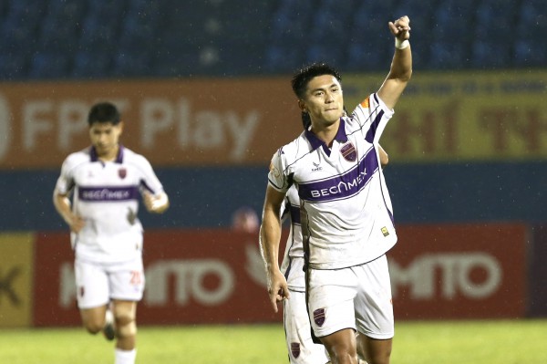 Becamex TP.HCM thắng kịch tính Hải Phòng: Cựu đội trưởng U.23 Việt Nam ‘lấy vàng’ đúng phút 89! Becamex TP.HCM thắng kịch tính Hải Phòng: Cựu đội trưởng U.23 Việt Nam ‘lấy vàng’ đúng phút 89!