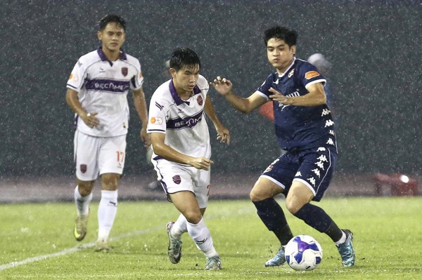 CLB Becamex TP.HCM thoát hiểm, tướng ‘Chỉnh’ phát biểu rất chuẩn CLB Becamex TP.HCM thoát hiểm, tướng ‘Chỉnh’ phát biểu rất chuẩn