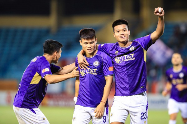 CLB Hà Nội chơi hay: HLV Harry Kewell tặng quà vô giá cho đội tuyển Việt Nam CLB Hà Nội chơi hay: HLV Harry Kewell tặng quà vô giá cho đội tuyển Việt Nam