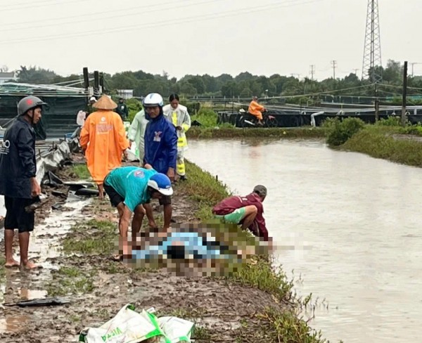 Cà Mau: 2 người bị sét đánh tử vong tại vuông tôm Cà Mau: 2 người bị sét đánh tử vong tại vuông tôm
