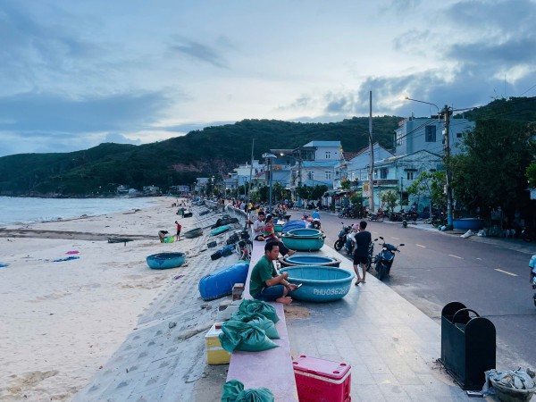 Các hồ đập Gia Lai xả nước tối đa trước khi bão Kalmaegi đổ bộ Các hồ đập Gia Lai xả nước tối đa trước khi bão Kalmaegi đổ bộ