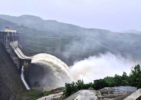 Cấp thiết giải quyết ngập lụt: Thủy điện không thể vô can Cấp thiết giải quyết ngập lụt: Thủy điện không thể vô can