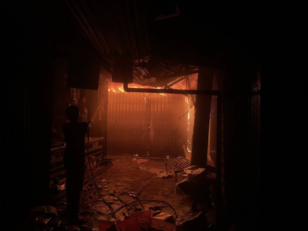 Cháy chợ Bình Dương trong đêm, 86 ki ốt bị thiệt hại