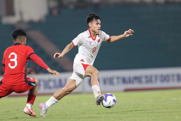 Chỉ trong 3 ngày, Minh Phúc sao mới nổi của U.23 Việt Nam ghi 2 bàn thắng đặc biệt quan trọng Chỉ trong 3 ngày, Minh Phúc sao mới nổi của U.23 Việt Nam ghi 2 bàn thắng đặc biệt quan trọng